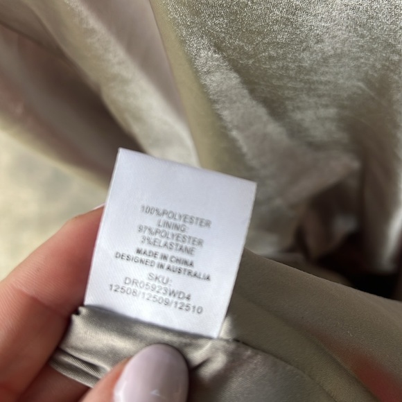 Meshki Aubrie Keyhole Satin Maxi Dress - Picture 14 of 14